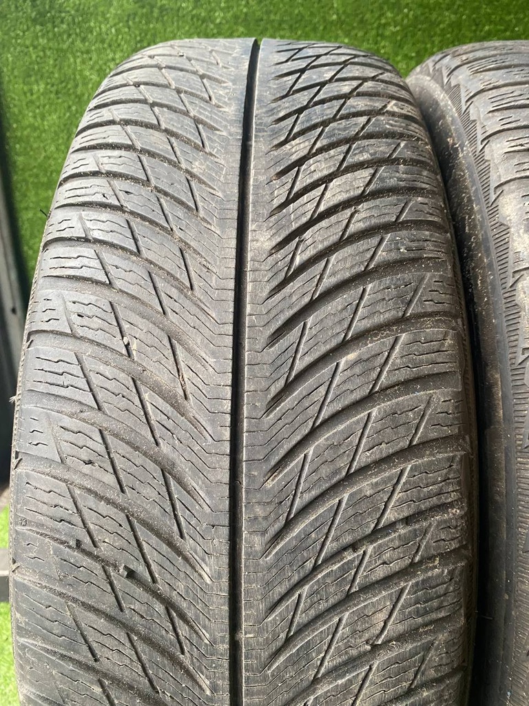 Michelin pilot 5 SUV R18 225 60 Зимові - - Фото