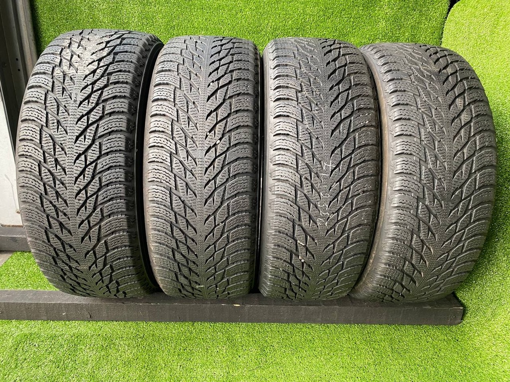 Шина 235 60 R17 Nokian hakkapeliitta r3 suv Зимові -
